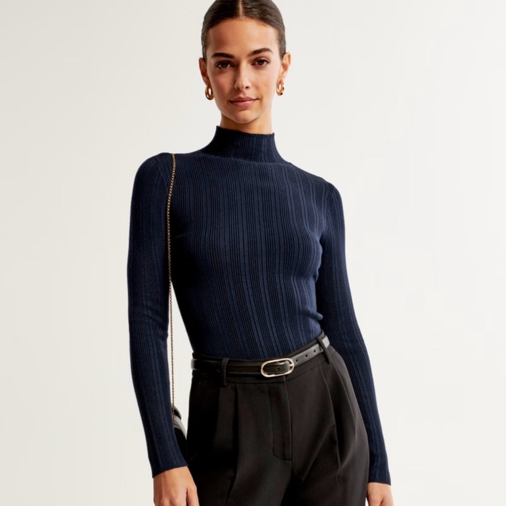 NWT Abercrombie slim rib turtleneck sweater